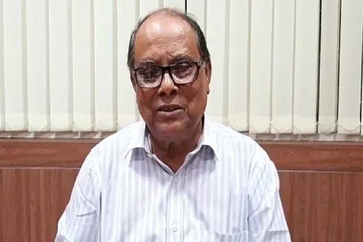 নিজের নামে কোনও গাড়ি না থাকলেও ২০১৩ সালে স্ত্রী'র নামে ৪ লক্ষ ৮৬ হাজার ৭১৭ টাকায় একটি মারুতি রিট্জ কিনেছিলেন অশোক ভট্টাচার্য। এমনকী তাঁর নিজের নামে কোনও গয়নাও নেই। তাঁর অবসরপ্রাপ্ত সরকারী কর্মী স্ত্রী'র কাছে রয়েছে ৬৮ হাজার টাকার গয়না। নিজের নামে কোনও গাড়ি না থাকলেও ২০১৩ সালে স্ত্রী'র নামে ৪ লক্ষ ৮৬ হাজার ৭১৭ টাকায় একটি মারুতি রিট্জ কিনেছিলেন অশোক ভট্টাচার্য। এমনকী তাঁর নিজের নামে কোনও গয়নাও নেই। তাঁর অবসরপ্রাপ্ত সরকারী কর্মী স্ত্রী'র কাছে রয়েছে ৬৮ হাজার টাকার গয়না।