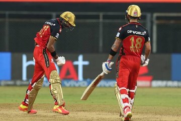 IPL 2021: ২০২০ আইপিএলের আবিষ্কার! ২০ বছরের দেবদত্তর সেঞ্চুরিকে 'দশে দশ' আরসিবির IPL 2021: ২০২০ আইপিএলের আবিষ্কার! ২০ বছরের দেবদত্তর সেঞ্চুরিকে 'দশে দশ' আরসিবির