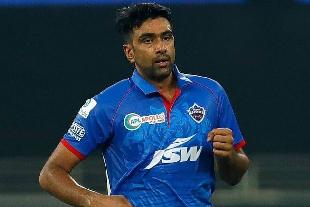 সানরাইজার্সের বিরুদ্ধে খেলার পরই দিল্লি ক্যাপিটালসের পেসার রবিচন্দ্রন অশ্বিন আইপিএল থেকে বাড়ি ফেরার কথা জানিয়েছেন। অশ্বিন বলেছেন, তাঁর পরিবারে করোনা হানা দিয়েছে। এই কঠিন সময়ে তিনি পরিবারের সদস্যের পাশে থাকতে চান। সানরাইজার্সের বিরুদ্ধে খেলার পরই দিল্লি ক্যাপিটালসের পেসার রবিচন্দ্রন অশ্বিন আইপিএল থেকে বাড়ি ফেরার কথা জানিয়েছেন। অশ্বিন বলেছেন, তাঁর পরিবারে করোনা হানা দিয়েছে। এই কঠিন সময়ে তিনি পরিবারের সদস্যের পাশে থাকতে চান।