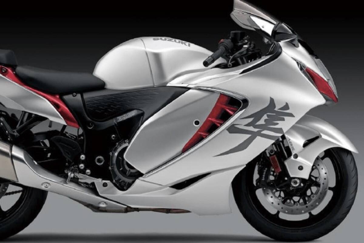 চলতি মাসেই ভারতের বাজারে চলে আসছে হায়াবুসা। তবে সুজুকির তরফে এখনও সম্ভাব্য তারিখ জানানো হয়নি। যদিও ভারতে আবার বুসার দেখা পাওয়া যাবে, এই খবরেই মজেছেন বাইকপ্রেমীরা। থার্ড জেনারেশন বুসা এবার এল বলে!