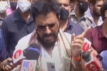 বাবুলকে ঘিরে বিক্ষোভ!বিজেপি প্রার্থীর বিরুদ্ধে বুথ দখলের চেষ্টার অভিযোগ তৃণমূলের বাবুলকে ঘিরে বিক্ষোভ!বিজেপি প্রার্থীর বিরুদ্ধে বুথ দখলের চেষ্টার অভিযোগ তৃণমূলের