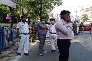 খাস কলকাতায় দফায় দফায় বোমাবাজি। 