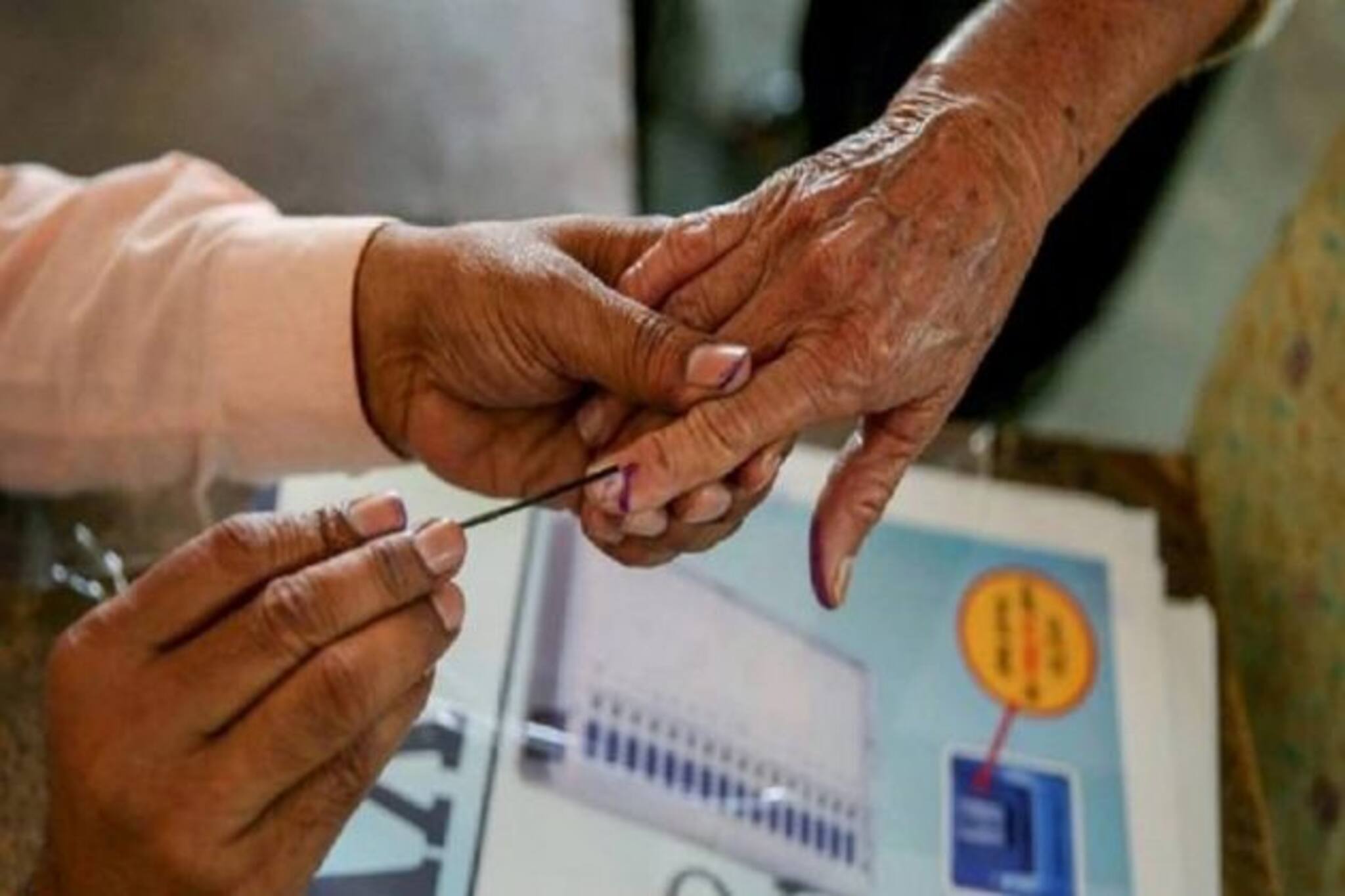 West Bengal Election Phase 5: হঠাৎই বুথে পড়ে গেলেন বিজেপির এজেন্ট, কিছুক্ষণের মধ্যেই মৃত্যু! কিন্তু কেন?