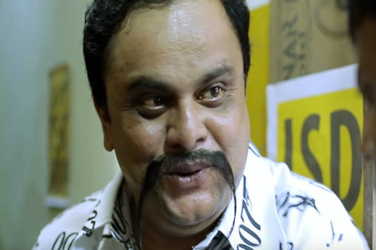 হলফনামা জমা দেওয়ার সময় ব্রাত্য বসুর হাতে নগদ ছিল ৪০ হাজার টাকা। আর তাঁর স্ত্রীর কাছে নগদ ছিল ১০ হাজার টাকা। তবে, সঞ্চয়ের দিক থেকে খুব একটা কম যান না ব্রাত্য। SBI-তে তাঁর নামে ২৭ লাখ ৮ হাজার ১৫৩ টাকার একটি ফিক্সড ডিপোজিট রয়েছে। আর এসবিআইয়ের সেভিংস অ্যাকাউন্টে তাঁর নামে রয়েছে ৪০ লাখ ৪ হাজার ৭১৭ টাকা। হলফনামা জমা দেওয়ার সময় ব্রাত্য বসুর হাতে নগদ ছিল ৪০ হাজার টাকা। আর তাঁর স্ত্রীর কাছে নগদ ছিল ১০ হাজার টাকা। তবে, সঞ্চয়ের দিক থেকে খুব একটা কম যান না ব্রাত্য। SBI-তে তাঁর নামে ২৭ লাখ ৮ হাজার ১৫৩ টাকার একটি ফিক্সড ডিপোজিট রয়েছে। আর এসবিআইয়ের সেভিংস অ্যাকাউন্টে তাঁর নামে রয়েছে ৪০ লাখ ৪ হাজার ৭১৭ টাকা।