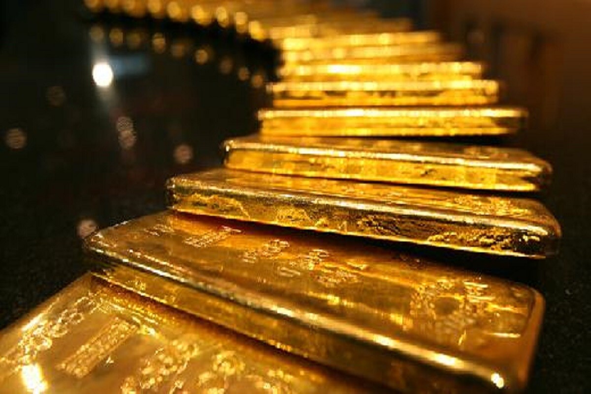 তবে ২৪ ক্যারাট সোনার দাম (Gold Price Today) যেন রীতিমত চোখে পড়ার মত কমেছে ৷ সব মিলিয়ে যেন বাজার কাঁপানো খবর ৷ প্রতীকী ছবি ৷ তবে ২৪ ক্যারাট সোনার দাম (Gold Price Today) যেন রীতিমত চোখে পড়ার মত কমেছে ৷ সব মিলিয়ে যেন বাজার কাঁপানো খবর ৷ প্রতীকী ছবি ৷