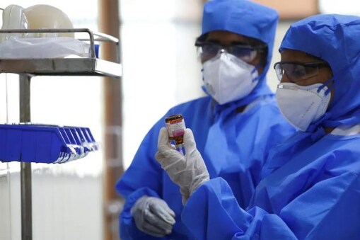 Corona-র দ্বিতীয় ঢেউ সংক্রামক বেশি, প্রাণঘাতী কম! বলছে নতুন রিপোর্ট