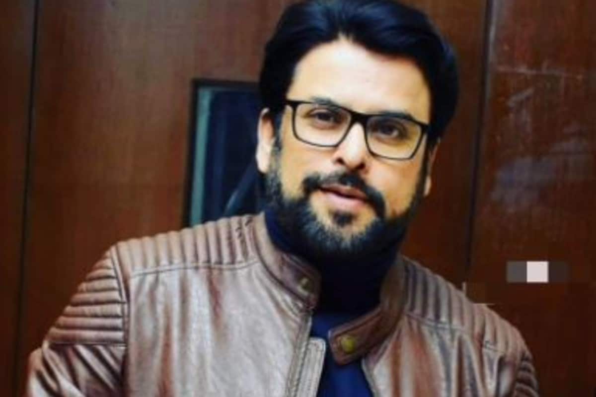 দেবদূত ঘোষ- সংযুক্ত মোর্চা তথা বামেদের একমাত্র তারকা প্রার্থী টালিগঞ্জ থেকে লড়ছেন। কলকাতা বিশ্ববিদ্যালয় থেকে ইংরেজিতে স্নাতকোত্তর দেবদূত। দেবদূত ঘোষ- সংযুক্ত মোর্চা তথা বামেদের একমাত্র তারকা প্রার্থী টালিগঞ্জ থেকে লড়ছেন। কলকাতা বিশ্ববিদ্যালয় থেকে ইংরেজিতে স্নাতকোত্তর দেবদূত।