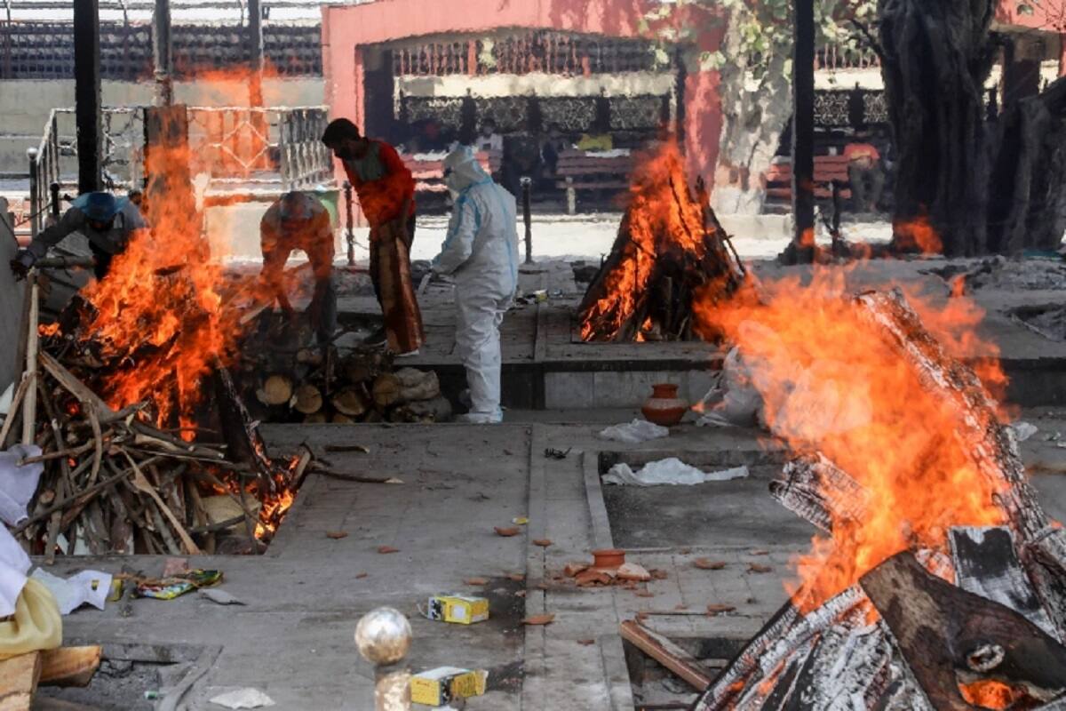  *প্রশাসনের পরিসংখ্যান অনুযায়ী, সোমবার পর্যন্ত  দিল্লিতে করোনা আক্রান্তের সংখ্যা ১ লক্ষ ৫১ হাজার। ঘণ্টায় আক্রান্তের সংখ্যা ১,০৫১। বৃহস্পতিবার সব রেকর্ড ভেঙে রাজধানীতে করোনা আক্রান্ত হয়েছেন ২৮,৩৯৫ জন। তার ফলে এক ধাক্কায় ঘন্টা প্রতি আক্তান্তের সংখ্যা বেড়ে দাঁড়িয়েছে ১,১৮৩। সংগৃহীত ছবি।