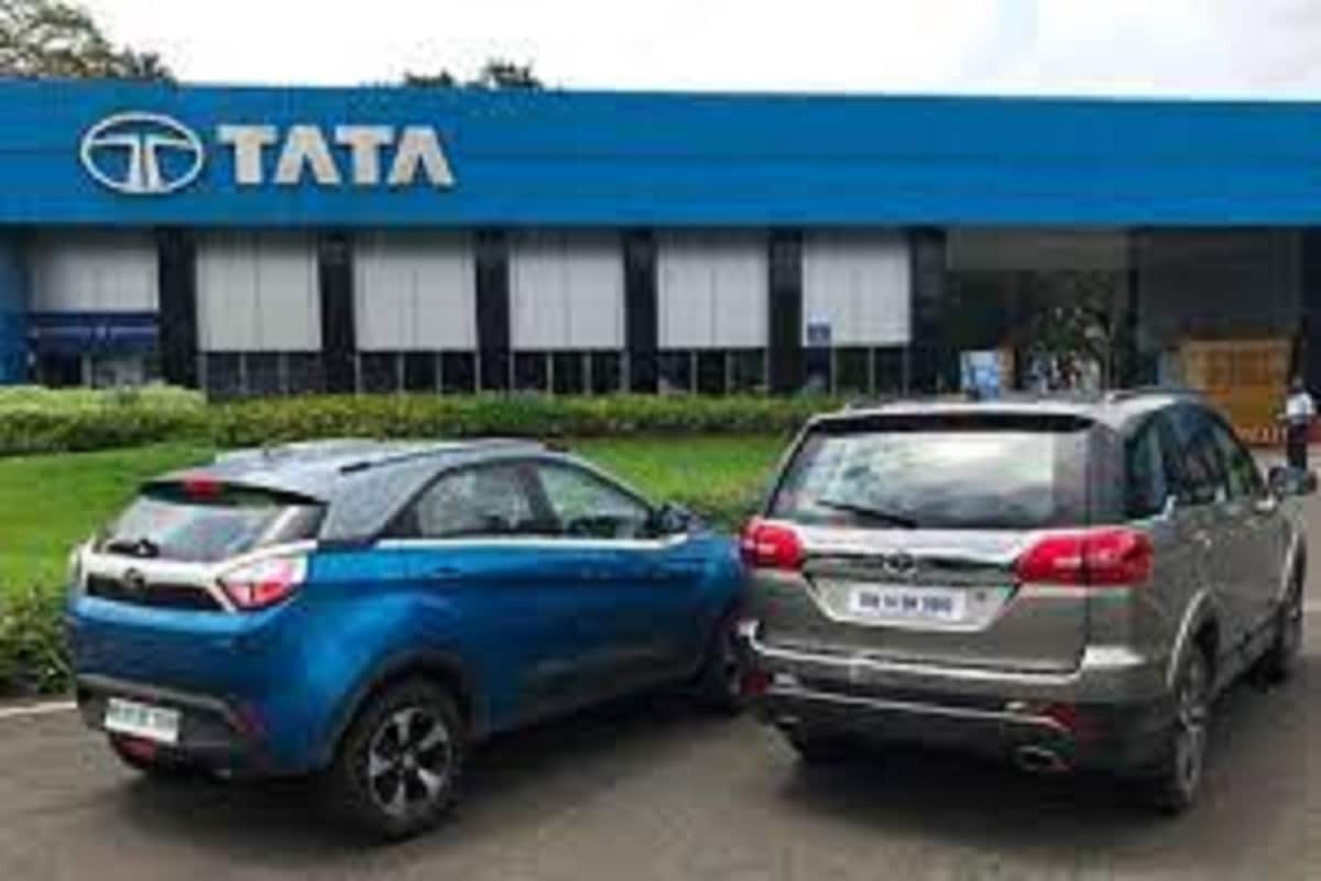 টাটা মোটরসের (Tata Motors) এই শো-রুমে অনলাইন ও অফলাইন পরিষেবা পাওয়া যাবে ৷ টাটা মোটরসের সেলস অ্যান্ড মার্কেটিং ভাইস প্রেসিডেন্ট রাজন লাম্বা জানিয়েছেন তাঁদের সংস্থা অর্থবর্ষ ২০২০ সালের তুলনায় ২০২১-এ ৬৯ শতাংশ বিক্রি বাড়িয়েছে ৷ প্রতীকী ছবি ৷ টাটা মোটরসের (Tata Motors) এই শো-রুমে অনলাইন ও অফলাইন পরিষেবা পাওয়া যাবে ৷ টাটা মোটরসের সেলস অ্যান্ড মার্কেটিং ভাইস প্রেসিডেন্ট রাজন লাম্বা জানিয়েছেন তাঁদের সংস্থা অর্থবর্ষ ২০২০ সালের তুলনায় ২০২১-এ ৬৯ শতাংশ বিক্রি বাড়িয়েছে ৷ প্রতীকী ছবি ৷
