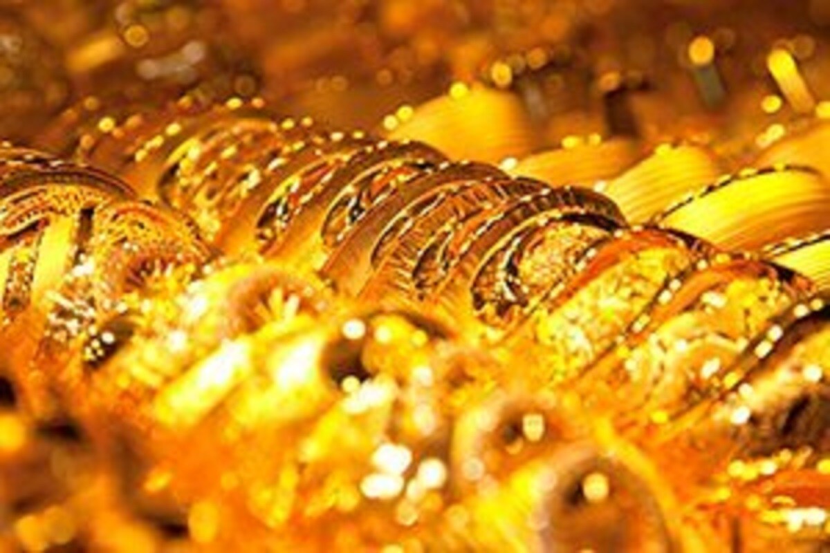 কলকাতায় ২৪ ক্যারাট সোনার ১ গ্রামের দাম (Kolkata Gold Price) ৪,৯৫০ টাকা (কমেছে ১০ টাকা), ৮ গ্রামের দাম ৩৯,৬০০ টাকা (কমেছে ৮০ টাকা), ১০ গ্রামের দাম ৪৯,৫০০ টাকা (কমেছে ১০০ টাকা), ১০০ গ্রামের দাম ৪,৯৫,০০০ টাকা (কমেছে ১,০০০ টাকা) ৷ প্রতীকী ছবি ৷ কলকাতায় ২৪ ক্যারাট সোনার ১ গ্রামের দাম (Kolkata Gold Price) ৪,৯৫০ টাকা (কমেছে ১০ টাকা), ৮ গ্রামের দাম ৩৯,৬০০ টাকা (কমেছে ৮০ টাকা), ১০ গ্রামের দাম ৪৯,৫০০ টাকা (কমেছে ১০০ টাকা), ১০০ গ্রামের দাম ৪,৯৫,০০০ টাকা (কমেছে ১,০০০ টাকা) ৷ প্রতীকী ছবি ৷