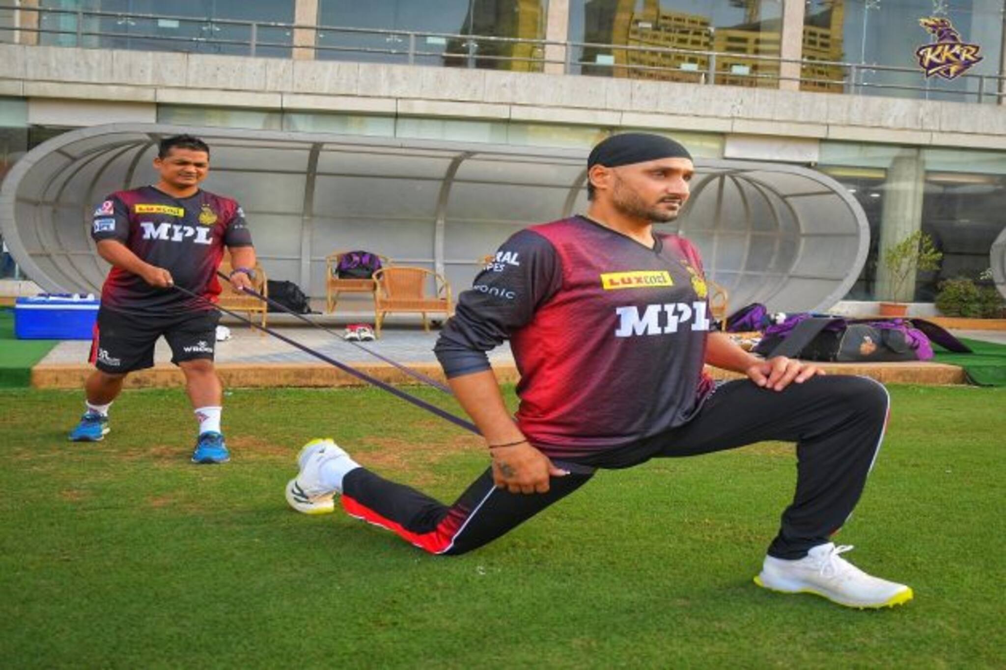 IPL 2021: নাইট অনুশীলনে যোগ দিলেন হরভজন এবং রানা