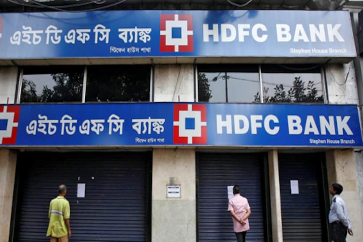 মার্চের শেষে এইচডিএফসি (HDFC Bank) অগ্রিম ১১.৩২ শতাংশে পৌঁছেছে ৷ যা এক বছর আগে ৯.৯৪ শতাংশ ছিল ৷ খুচরো ঋণে বাৎসরিক ৭.৫ শতাংশ ও গৃহভিত্তিক হোলসেল ঋণ ২১ শতাংশ বেড়েছে ৷ বিশেষজ্ঞরা মনে করছেন অর্থবর্ষ ২০২১-২২ চতুর্থ ত্রৈমাসিকে ব্যাঙ্কের সিদ্ধান্তগুলি বেশ সুবিধা দিতে পারে ৷ প্রতীকী ছবি ৷ মার্চের শেষে এইচডিএফসি (HDFC Bank) অগ্রিম ১১.৩২ শতাংশে পৌঁছেছে ৷ যা এক বছর আগে ৯.৯৪ শতাংশ ছিল ৷ খুচরো ঋণে বাৎসরিক ৭.৫ শতাংশ ও গৃহভিত্তিক হোলসেল ঋণ ২১ শতাংশ বেড়েছে ৷ বিশেষজ্ঞরা মনে করছেন অর্থবর্ষ ২০২১-২২ চতুর্থ ত্রৈমাসিকে ব্যাঙ্কের সিদ্ধান্তগুলি বেশ সুবিধা দিতে পারে ৷ প্রতীকী ছবি ৷