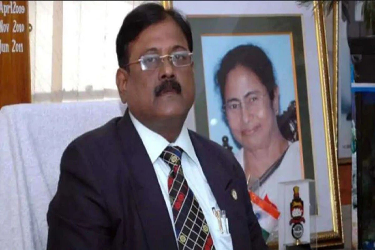 উলুবেড়িয়া উত্তরে প্রভাবশালী নির্মল মাজিকে ঘিরেও হল তুমুল বিক্ষোভ, ইটবৃষ্টি। মাথা ফাটল তৃণমূল প্রার্থী নির্মল মাজির নিরাপত্তারক্ষীর। পাল্টা বিজেপি সমর্থকদের ভোটদানে বাধা দেওয়ার অভিযোগ উঠেছে তৃণমূলের বিরুদ্ধে। উলুবেড়িয়া উত্তরে প্রভাবশালী নির্মল মাজিকে ঘিরেও হল তুমুল বিক্ষোভ, ইটবৃষ্টি। মাথা ফাটল তৃণমূল প্রার্থী নির্মল মাজির নিরাপত্তারক্ষীর। পাল্টা বিজেপি সমর্থকদের ভোটদানে বাধা দেওয়ার অভিযোগ উঠেছে তৃণমূলের বিরুদ্ধে।