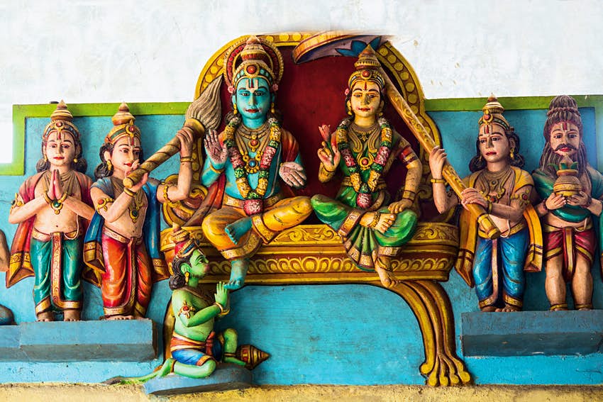 • রাম, সীতা, হনুমানজীর পায়ে কমলা রঙের সিঁদুর দিন । ভগবানের সামনে পিতলের থালায় মাটির ৯টি প্রদীপ জ্বালুন । তেল দিয়ে নয়, ঘিয়ের প্রদীপ হওয়া বাঞ্ছনীয় । প্রদীপ গুলো আপনি নেভাবেন না । যতক্ষণ না নিজে থেকে নিভে যায় । • রাম, সীতা, হনুমানজীর পায়ে কমলা রঙের সিঁদুর দিন । ভগবানের সামনে পিতলের থালায় মাটির ৯টি প্রদীপ জ্বালুন । তেল দিয়ে নয়, ঘিয়ের প্রদীপ হওয়া বাঞ্ছনীয় । প্রদীপ গুলো আপনি নেভাবেন না । যতক্ষণ না নিজে থেকে নিভে যায় ।