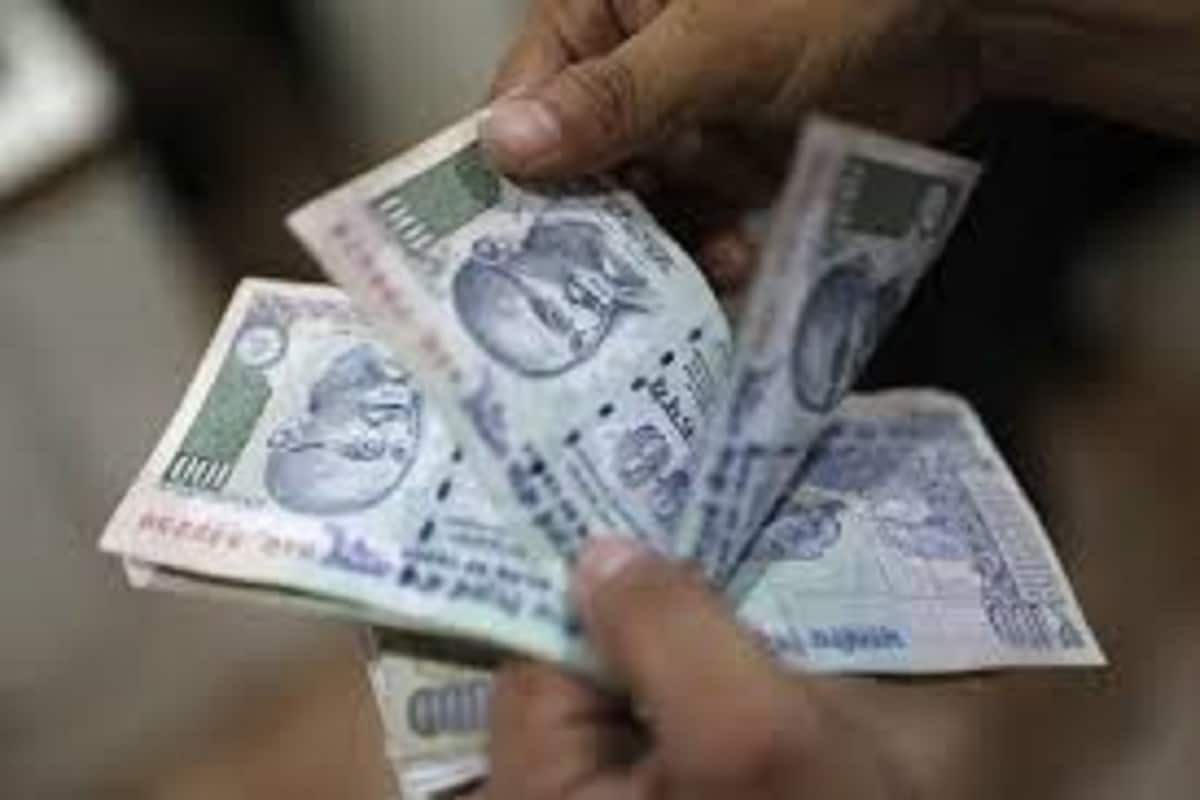 ভারতীয় শেয়ার বাজারে (Indian Stock Exchange) এপ্রিল-জুন ২০২১ (April-June 2021) এই ত্রৈমাসিকে বিনিয়োগকারীদের মোটা রোজগারের সুযোগ আসবে এরই মধ্যে পাবলিক অফার শেয়ার বাজারে (Share Market) পেশ করবে এমনটাই আশা করা হচ্ছে ৷ প্রতীকী ছবি ৷ ভারতীয় শেয়ার বাজারে (Indian Stock Exchange) এপ্রিল-জুন ২০২১ (April-June 2021) এই ত্রৈমাসিকে বিনিয়োগকারীদের মোটা রোজগারের সুযোগ আসবে এরই মধ্যে পাবলিক অফার শেয়ার বাজারে (Share Market) পেশ করবে এমনটাই আশা করা হচ্ছে ৷ প্রতীকী ছবি ৷