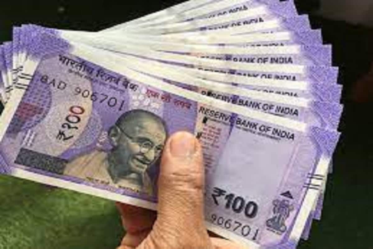 বেশিরভাগ ক্ষেত্রেই কর্মীদের বেতনক্রমে (Salary Structure) পরিবর্তন আসতে পারে এমনটাই সমীক্ষায় ইঙ্গিত ৷ সমীক্ষা করা হয়েছিল ১২০০ সংস্থা নিয়ে ৷ সেখানে অর্ধেকেরও বেশি সংস্থা কর্মীদের বেতন (Employees Salary) বাড়ানোর পক্ষেই রায় দিয়েছেন ৷ ৫৯ শতাংশ সংস্থাই কর্মীদের বেতন বৃদ্ধির পক্ষে মত দিয়েছে ৷ প্রতীকী ছবি ৷ বেশিরভাগ ক্ষেত্রেই কর্মীদের বেতনক্রমে (Salary Structure) পরিবর্তন আসতে পারে এমনটাই সমীক্ষায় ইঙ্গিত ৷ সমীক্ষা করা হয়েছিল ১২০০ সংস্থা নিয়ে ৷ সেখানে অর্ধেকেরও বেশি সংস্থা কর্মীদের বেতন (Employees Salary) বাড়ানোর পক্ষেই রায় দিয়েছেন ৷ ৫৯ শতাংশ সংস্থাই কর্মীদের বেতন বৃদ্ধির পক্ষে মত দিয়েছে ৷ প্রতীকী ছবি ৷