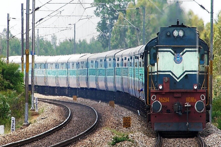 রেলওয়ে বোর্ডের (Railway Board) চেয়ারম্যান সুনীল শর্মা জানিয়েছেন যাঁরা যাতায়াত করতে চাইছেন তাঁদের জন্য ট্রেনের সংখ্যার কোনও সমস্যা হবেনা ৷ এই মাসে যাত্রী সংখ্যার দিকে তাকিয়েই ট্রেনের সংখ্যা নির্ধারিত হয়েছে ভবিষ্যতেও যাত্রী সংখ্যা বৃদ্ধি হলে ট্রেনের সংখ্যাও বাড়বে আশ্বাস আধিকারিকের ৷ প্রতীকী ছবি ৷ রেলওয়ে বোর্ডের (Railway Board) চেয়ারম্যান সুনীল শর্মা জানিয়েছেন যাঁরা যাতায়াত করতে চাইছেন তাঁদের জন্য ট্রেনের সংখ্যার কোনও সমস্যা হবেনা ৷ এই মাসে যাত্রী সংখ্যার দিকে তাকিয়েই ট্রেনের সংখ্যা নির্ধারিত হয়েছে ভবিষ্যতেও যাত্রী সংখ্যা বৃদ্ধি হলে ট্রেনের সংখ্যাও বাড়বে আশ্বাস আধিকারিকের ৷ প্রতীকী ছবি ৷