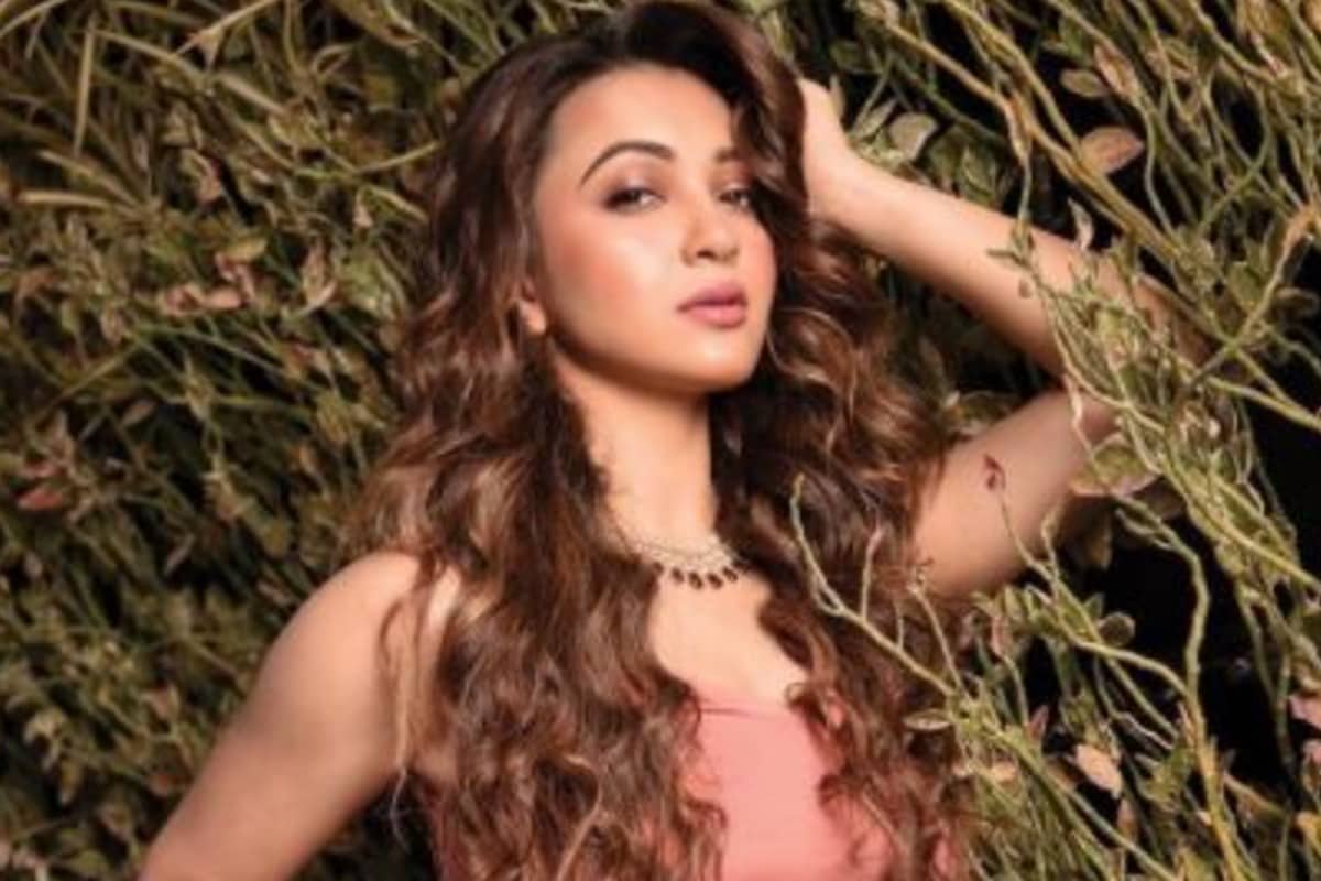 কৌশানী মুখোপাধ্যায়- কৃষ্ণনগরের তৃণমূল প্রার্থীর শিক্ষাগত যোগ্যতা হেরম্ব চন্দ্র কলেজ থেকে বাণিজ্যে স্নাতক। কৌশানী মুখোপাধ্যায়- কৃষ্ণনগরের তৃণমূল প্রার্থীর শিক্ষাগত যোগ্যতা হেরম্ব চন্দ্র কলেজ থেকে বাণিজ্যে স্নাতক।