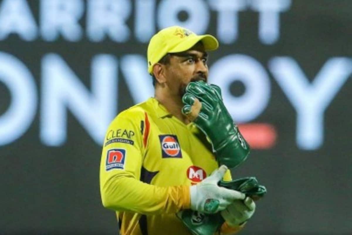 ছবছর পর আইপিএলে শূন্য রানে আউট হলেন ধোনি। তার উপর পৃথ্বী-শিখরের দাপটে করুণ হার। দিনটা খুবই খারাপ গেল ধোনির। ছবছর পর আইপিএলে শূন্য রানে আউট হলেন ধোনি। তার উপর পৃথ্বী-শিখরের দাপটে করুণ হার। দিনটা খুবই খারাপ গেল ধোনির।