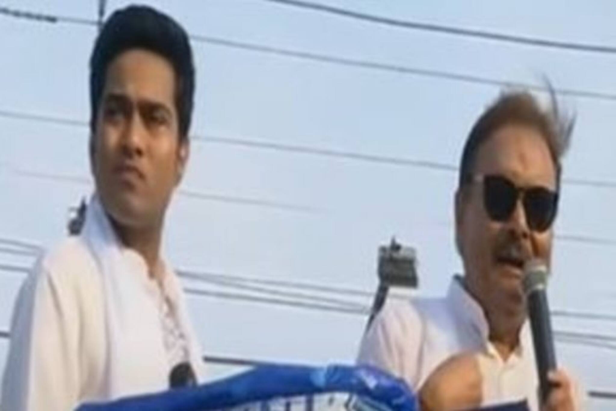 Madan Mitra rally: কামারহাটিতে রোডশোয়ে মদন মিত্রের সঙ্গে অভিষেক! নামল জনতার ঢল, দেখুন ভিডিও