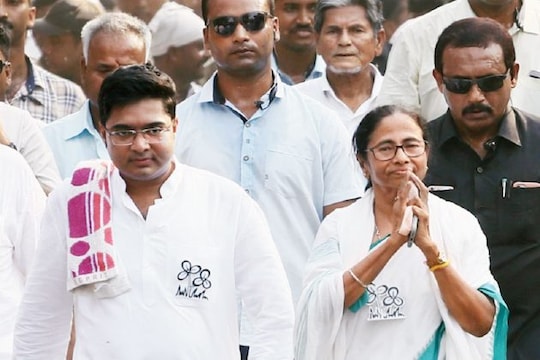 মমতায় আস্থা অভিষেকের