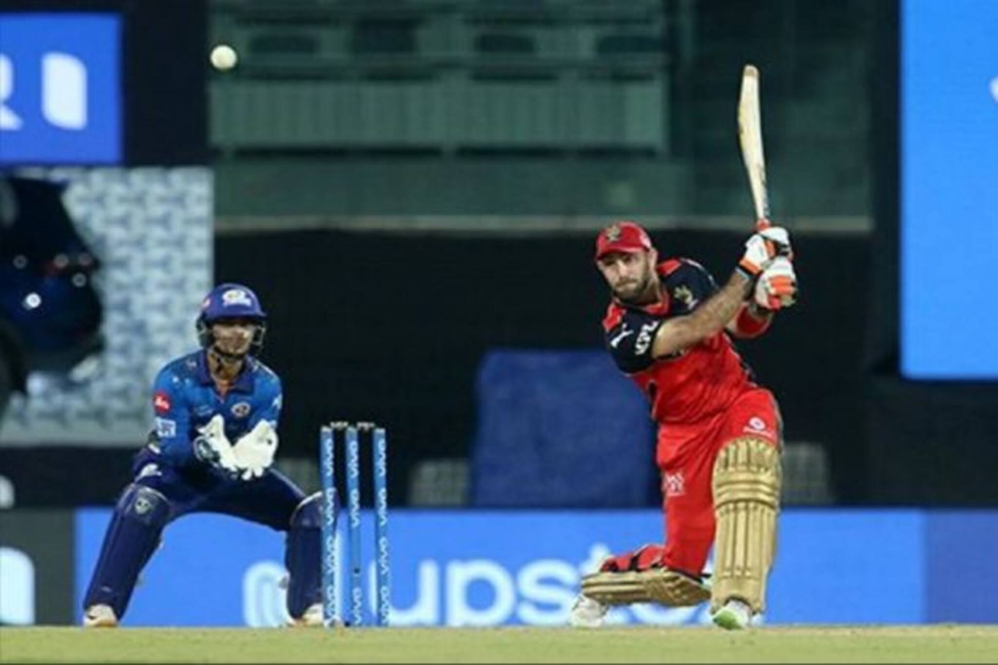 IPL 2021: Maxwell বিরাট ছক্কা মাঠের সীমানা পার! তারপর উত্তাল...