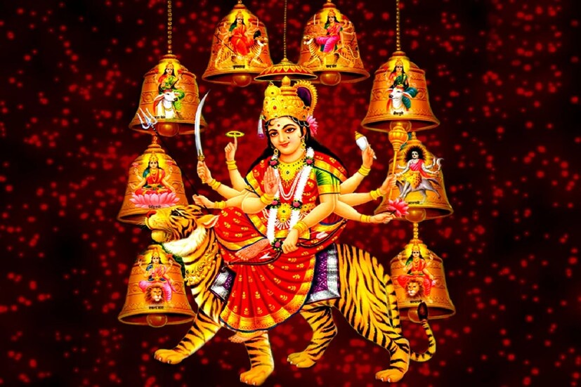 আজ থেকে শুরু বাসন্তী পুজো ৷ শরৎকালে অকালবোধনের সময়ে বাঙালিরা মেতে ওঠেন দুর্গাপুজোয় ৷ সে সময় মা দুর্গার পুজোতে নিষ্ঠাভরে পুজো করেন সকলেই ৷ দেবী মহামায়ার আরধনায় ব্রতী হন ভক্তরা ৷ এ বার চৈত্র মাসের বাসন্তী পুজো ৷ চৈত্র মাসের শুক্লপক্ষের প্রতিপদ তিথি থেকে শুরু হয়ে নবমী তিথি পর্যন্ত চলে দেবী দুর্গার নয়টি রূপের বন্দনা। অবশ্য, দেবীকে এই উৎসবের একেক রাতে একেক রূপে উপাসনার রীতি দেশের কিছু অংশে চোখে পড়ে, যেমন, উত্তর ভারতে, মধ্য ভারতে আর দক্ষিণ ভারতের কিছু অংশে।