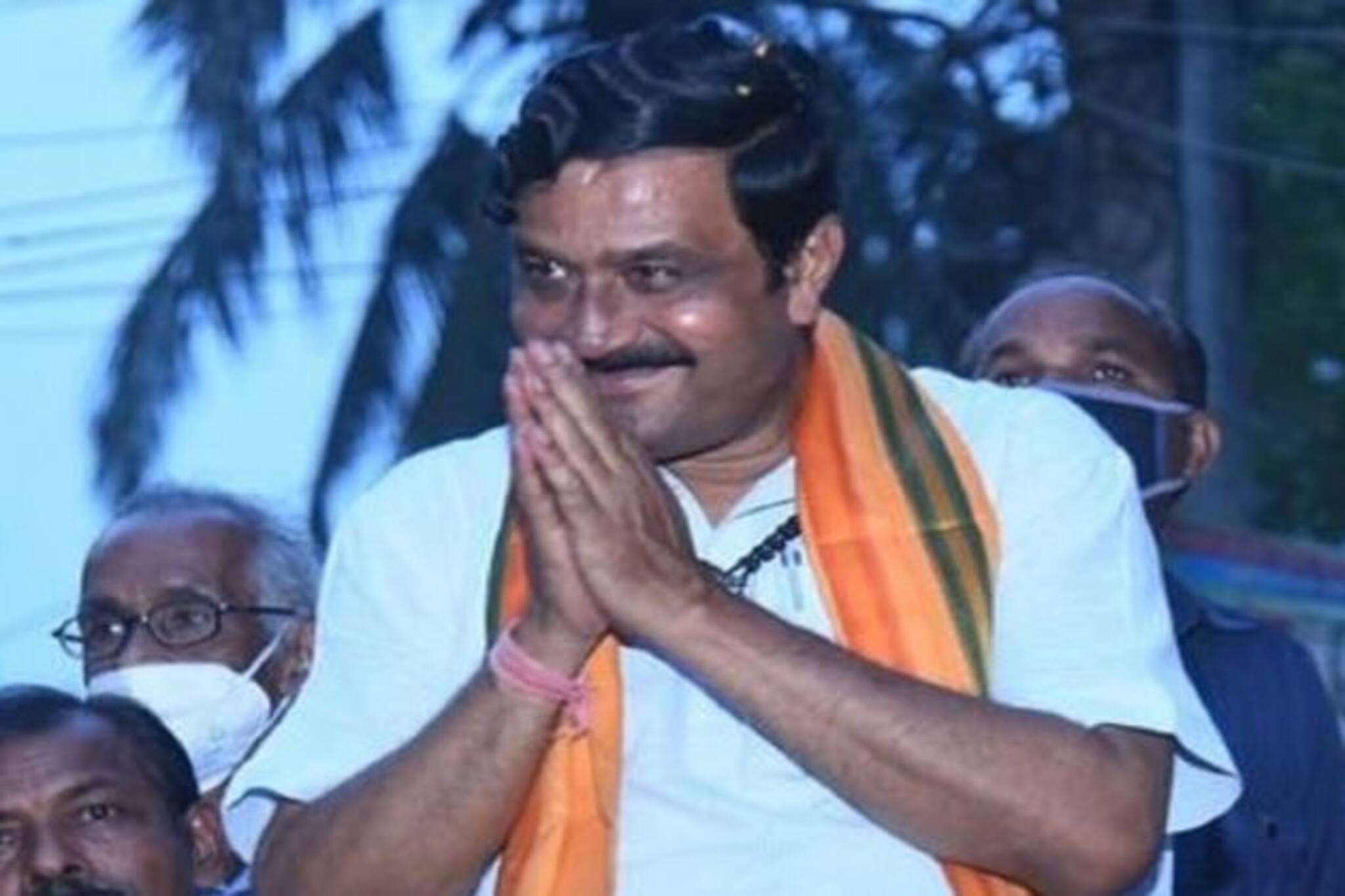 Rahul Sinha: নিষেধাজ্ঞা ভেঙে এবার বাজারে হাজির রাহুল সিনহা, করলেন চাষও! মুখে আজব যুক্তি