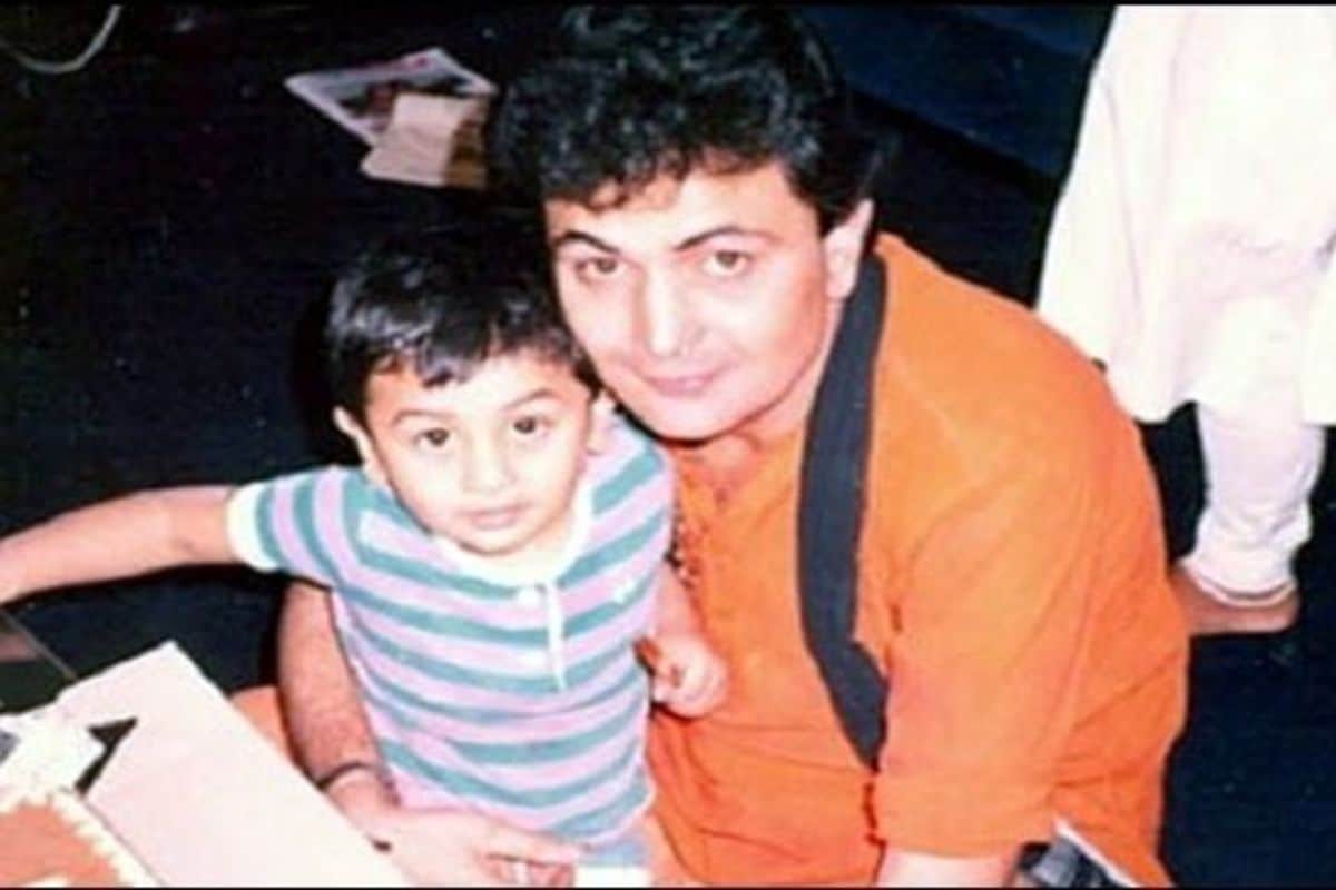 রণবীর সেরা অভিনেতা হিসেবে তাঁর সিনেমার জন্য পুরস্কার পেয়েছিলেন। সেই পুরস্কার তাঁর বাবাকে উৎসর্গ করেছিলেন। জি সিনেমা অ্যাওয়ার্ডে রণবীর বলেছিলেন, রণবীর সেরা অভিনেতা হিসেবে তাঁর সিনেমার জন্য পুরস্কার পেয়েছিলেন। সেই পুরস্কার তাঁর বাবাকে উৎসর্গ করেছিলেন। জি সিনেমা অ্যাওয়ার্ডে রণবীর বলেছিলেন,