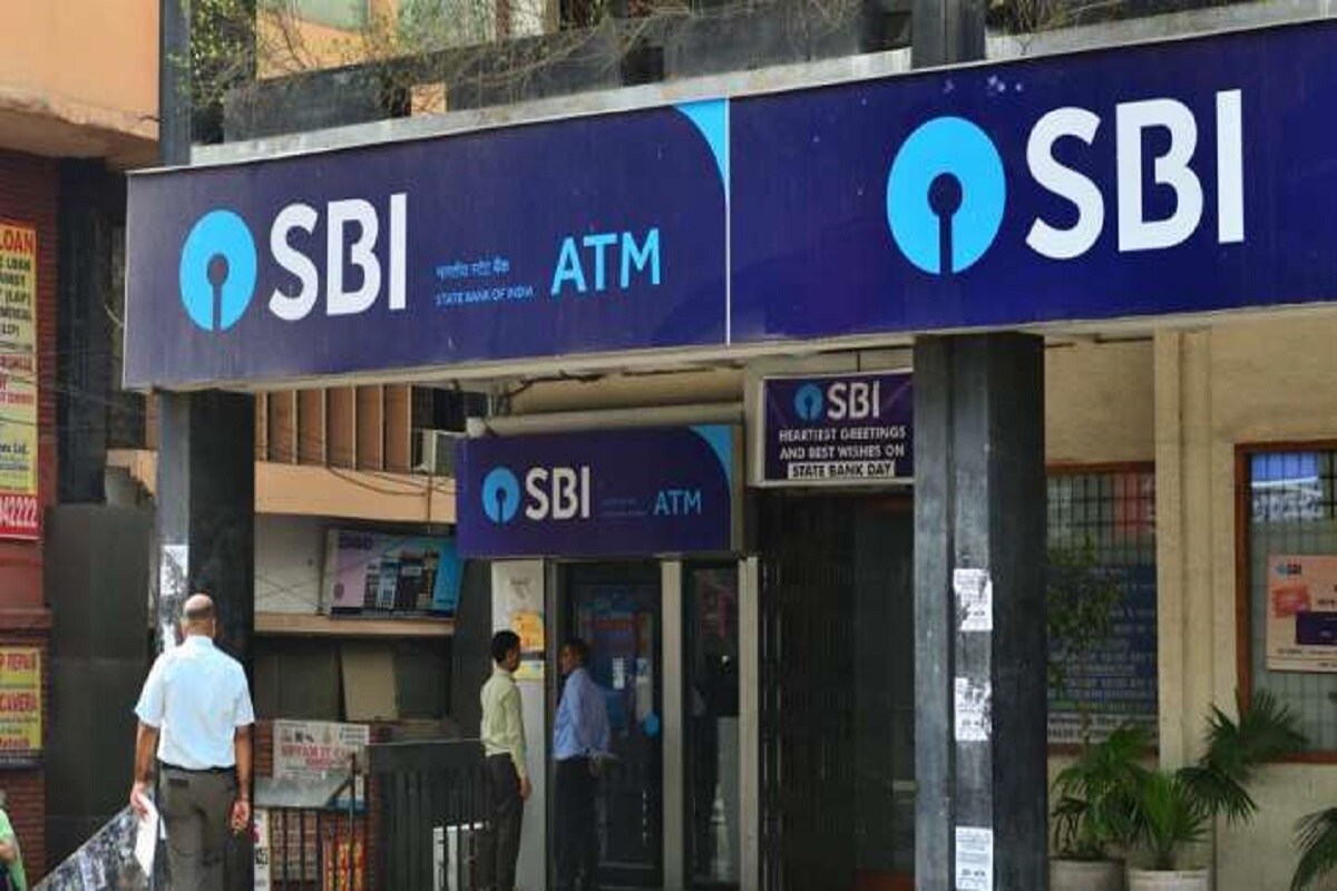 ভারতীয় স্টেট ব্যাঙ্ক (SBI) এর বাজার মূল 12,003.6 কোটি টিকা থকে বৃদ্ধি পেয়ে ৩,৩০,৭০১ কোটি টাকা হয়েছে ৷ প্রতীকী ছবি ৷ ভারতীয় স্টেট ব্যাঙ্ক (SBI) এর বাজার মূল 12,003.6 কোটি টিকা থকে বৃদ্ধি পেয়ে ৩,৩০,৭০১ কোটি টাকা হয়েছে ৷ প্রতীকী ছবি ৷