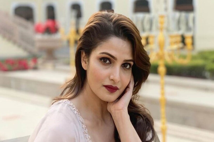 এবিষয়ে তাঁকে ফের জিজ্ঞাসা করা হলে তিনি বলেন, “আমি রাজনীতির যে কোনও রং থেকে দূরে থাকতে চাই। রাজনীতি করতে গেলে প্রচুর পড়াশোনা করতে হবে। যাই হোক আমি রাজনীতিতে যোগ দিয়েছিলাম বা ছেড়ে দিয়েছি তার জন্য কোনও অনুশোচনা নেই। নির্বাচনে লড়াই করে আমি অনেক কিছু শিখতে পেরেছি।” এর সঙ্গে তিনি জানিয়েও দেন, মানুষের সেবা করার জন্য রাজনীতিতে যোগ দেওয়ারও কোনও দরকার নেই।