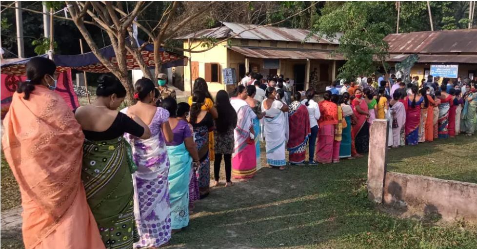 তৃতীয় দফার ভোটে হেভিওয়েট প্রার্থীদের মধ্যে রয়েছেন মন্ত্রী হিমন্তবিশ্ব শর্মা, চন্দ্রমোহন পটোয়ারী, প্রমীলারানি ব্রহ্ম, সিদ্ধার্থ ভট্টাচার্য, ফণীভূষণ চৌধুরী, বিজেপি সভাপতি রণজিৎকুমার দাস, কোকরাঝাড়ের সাংসদ নব শরণীয়া, ভোজপুরি কুইন হিসেবে পরিচিত গায়িকা কল্পনা পটোয়ারী, অসম সাহিত্যসভার প্রাক্তন সভাপতি পরমানন্দ রাজবংশী। তৃতীয় দফার ভোটে হেভিওয়েট প্রার্থীদের মধ্যে রয়েছেন মন্ত্রী হিমন্তবিশ্ব শর্মা, চন্দ্রমোহন পটোয়ারী, প্রমীলারানি ব্রহ্ম, সিদ্ধার্থ ভট্টাচার্য, ফণীভূষণ চৌধুরী, বিজেপি সভাপতি রণজিৎকুমার দাস, কোকরাঝাড়ের সাংসদ নব শরণীয়া, ভোজপুরি কুইন হিসেবে পরিচিত গায়িকা কল্পনা পটোয়ারী, অসম সাহিত্যসভার প্রাক্তন সভাপতি পরমানন্দ রাজবংশী।
