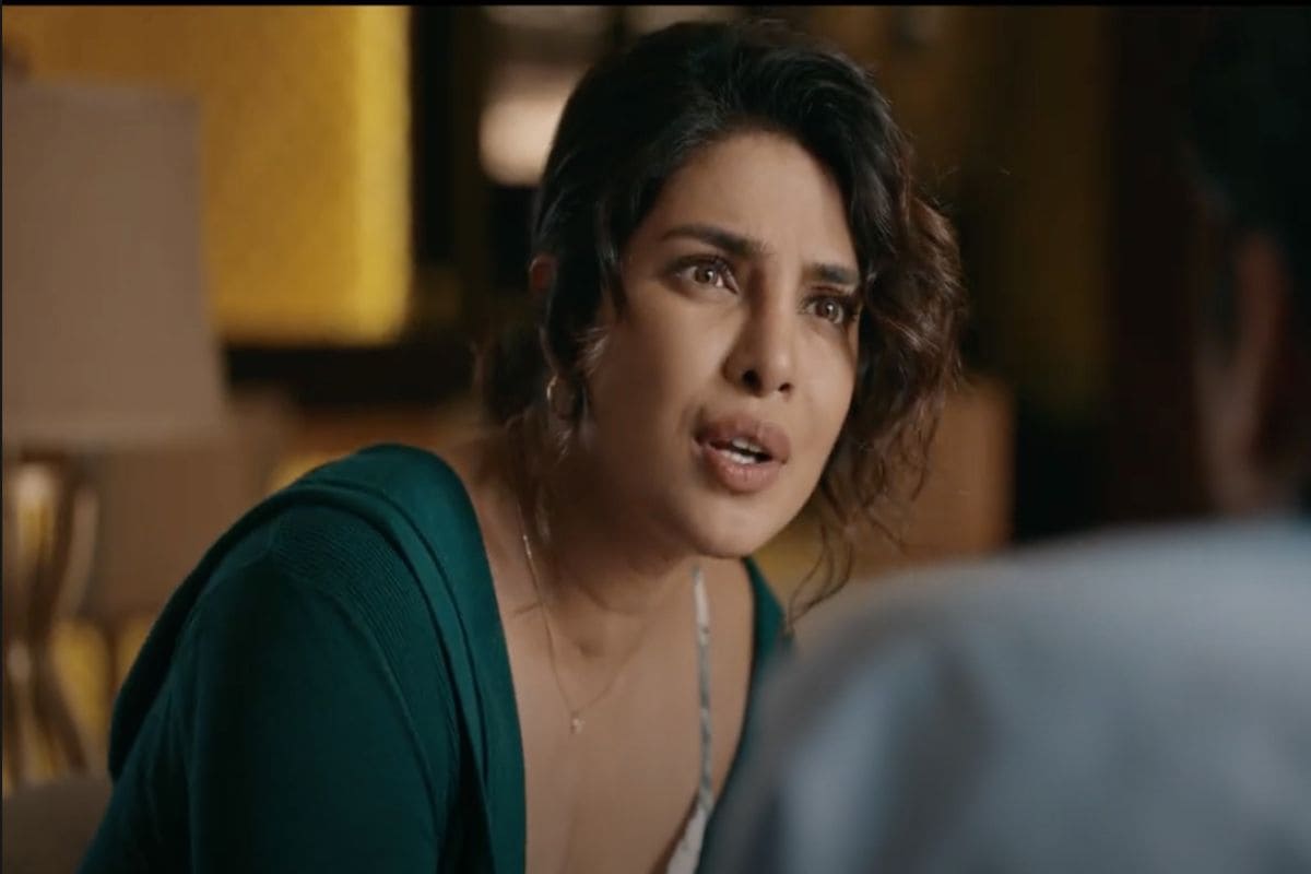 এই বিভাগে ‘দ্য হোয়াইট টাইগার' ও ‘দ্য ফাদার’ ছাড়াও মনোনীত ছিল বোরাট সাবসিকোয়েন্ট মুভিফিল্ম, নোম্যাডল্যান্ড, ওয়ান নাইট ইন মায়ামি-র মতো সাড়া জাগানো ছবি। অস্কারের রেড কার্পেটে এদিন প্রিয়াঙ্কার দেখা না মিললেও ‘দ্য হোয়াইট টাইগার' পরিচালক রামিন বাহারানি কিন্তু হাজির ছিলেন। এই বিভাগে ‘দ্য হোয়াইট টাইগার' ও ‘দ্য ফাদার’ ছাড়াও মনোনীত ছিল বোরাট সাবসিকোয়েন্ট মুভিফিল্ম, নোম্যাডল্যান্ড, ওয়ান নাইট ইন মায়ামি-র মতো সাড়া জাগানো ছবি। অস্কারের রেড কার্পেটে এদিন প্রিয়াঙ্কার দেখা না মিললেও ‘দ্য হোয়াইট টাইগার' পরিচালক রামিন বাহারানি কিন্তু হাজির ছিলেন।