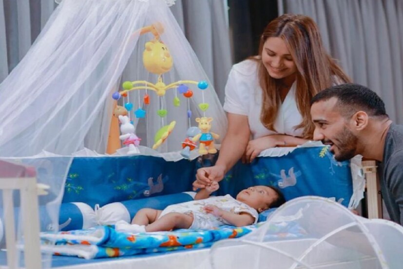 অনিতা ও রোহিতের সন্তান আরব, সন্তানের নাম কীভাবে চয়ন করেছেন তা জানিয়েছেন ইনস্টাগ্রামে একটি ভিডিও শেয়ার করেছিলেন সেখানে দেখতে পাওয়া গিয়েছিল স্বামী রোহিত রেড্ডি ৷ তাতেই ব্যাখা দিয়েছিলেন এই দম্পতিকে ৷ 