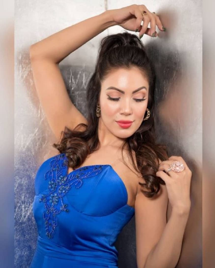 তারক মেহতা থেকে বিখ্যাত হওয়া মুনমুন ইনস্টাগ্রাম থেকে এই করুণ অতীতের বিবরণ দিয়েছেন৷ তিনি কালো রঙের একটি ছবির সঙ্গে নিজের #MeToo অভিজ্ঞতার বিবরণ দিয়েছেন৷ তার সঙ্গে একটা লম্বা পোস্ট শেয়ার করেছেন৷ সেখানেই নিজের শোষণের বিবরণ দিয়েছেন৷ Photo Courtesy- mmoonstar/Instagram তারক মেহতা থেকে বিখ্যাত হওয়া মুনমুন ইনস্টাগ্রাম থেকে এই করুণ অতীতের বিবরণ দিয়েছেন৷ তিনি কালো রঙের একটি ছবির সঙ্গে নিজের #MeToo অভিজ্ঞতার বিবরণ দিয়েছেন৷ তার সঙ্গে একটা লম্বা পোস্ট শেয়ার করেছেন৷ সেখানেই নিজের শোষণের বিবরণ দিয়েছেন৷ Photo Courtesy- mmoonstar/Instagram