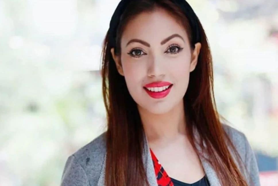 এতেই শেষ নয় আমায় টিউশন পড়াত যে শিক্ষক তার হাত পৌঁছে গিয়েছিল আমার অন্তর্বাসের ভিতর দিয়ে আমার যৌনাঙ্গ ছুঁয়েছিল৷ নাকি সেই শিক্ষক যাকে আমি রাখি বেঁধেছিলাম সে ব্রা --র স্ট্র্যাপ টেনে ধরে আমার স্তনে থাপ্পড় মেরেছিল৷ Photo Courtesy- mmoonstar/Instagram এতেই শেষ নয় আমায় টিউশন পড়াত যে শিক্ষক তার হাত পৌঁছে গিয়েছিল আমার অন্তর্বাসের ভিতর দিয়ে আমার যৌনাঙ্গ ছুঁয়েছিল৷ নাকি সেই শিক্ষক যাকে আমি রাখি বেঁধেছিলাম সে ব্রা --র স্ট্র্যাপ টেনে ধরে আমার স্তনে থাপ্পড় মেরেছিল৷ Photo Courtesy- mmoonstar/Instagram