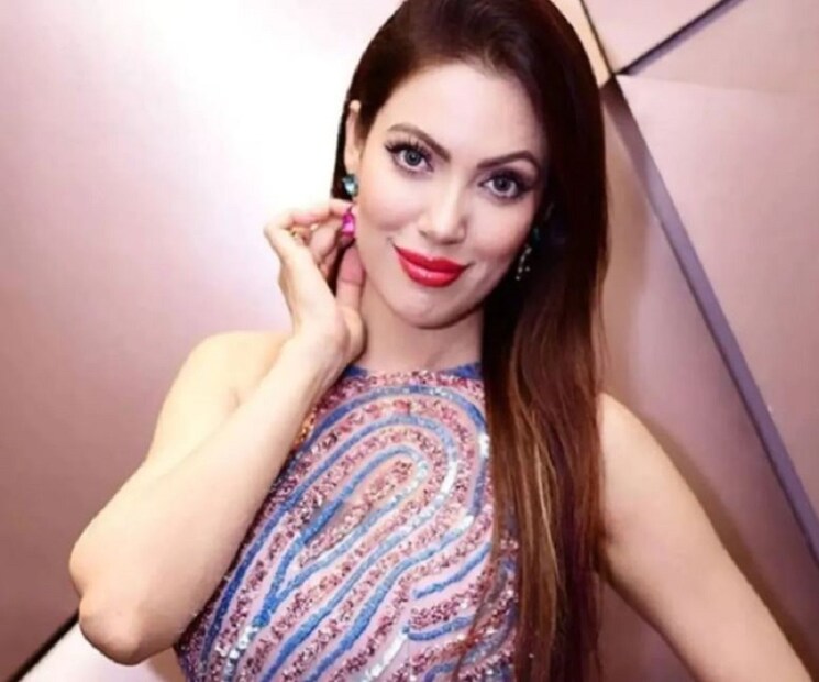 মুনমুন জানিয়েছেন তিনি বুঝতে পারতেন না নিজের বাবা-মা-কে কী করে এই বিষয়গুলি বলবেন৷ এই নিয়ে একটি শব্দ বলতেও তিনি অস্বাচ্ছন্দ্য বোধ করতেন৷ পুরুষদের প্রতি তার রাগ ক্রমশ বাড়ছিল৷ কারণ তাদের জন্যেই এইভাবে অস্বস্তিকর অনুভূতির মধ্যে দিয়ে যেতে হত৷ Photo Courtesy- mmoonstar/Instagram
