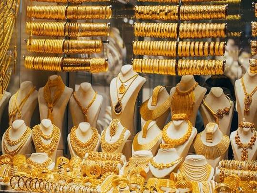 মঙ্গলবার রুপোর দাম (Silver Price) ৩০৫ কেজিতে পতন হয়েছে ৷ দাম কমার পরে রুপোর নতুন দাম ৬৬,০৪০ টাকা হয়েছে এর আগে ছিল ৬৬,৩৪৫ টাকা ৷ আন্তর্জাতিক বাজারে সোনার দামে বিশে, পার্থক্য আসেনি ডলার প্রতি রুপোর দাম ২৪.৮৯ আউন্স হয়েছে ৷ প্রতীকী ছবি ৷ মঙ্গলবার রুপোর দাম (Silver Price) ৩০৫ কেজিতে পতন হয়েছে ৷ দাম কমার পরে রুপোর নতুন দাম ৬৬,০৪০ টাকা হয়েছে এর আগে ছিল ৬৬,৩৪৫ টাকা ৷ আন্তর্জাতিক বাজারে সোনার দামে বিশে, পার্থক্য আসেনি ডলার প্রতি রুপোর দাম ২৪.৮৯ আউন্স হয়েছে ৷ প্রতীকী ছবি ৷