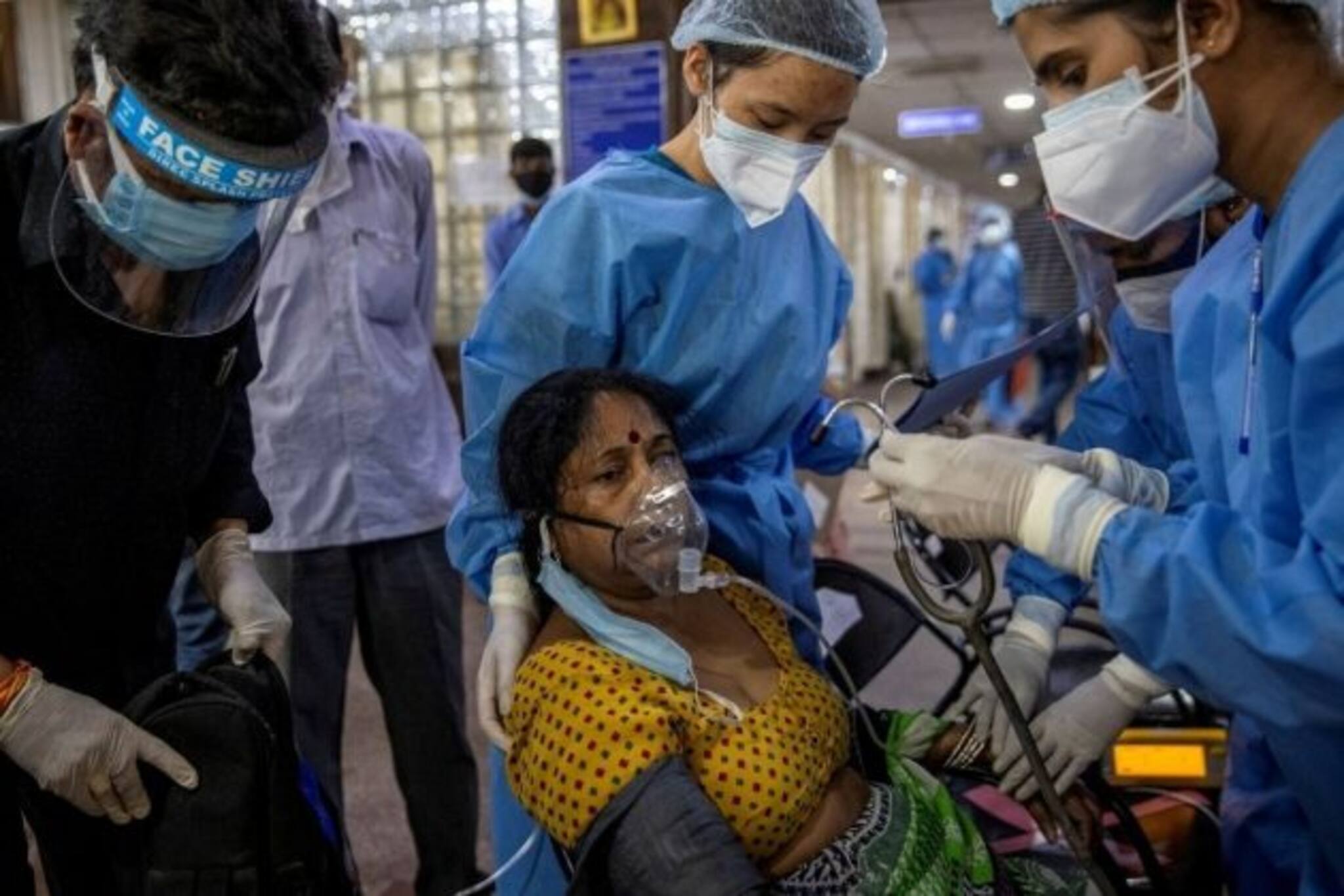 Bengal Corona Update: গত ২৪ ঘণ্টায় বাংলায় আরও কিছুটা কমল দৈনিক সংক্রমণ, তবে মৃত্যু এখনও ভাবাচ্ছে!