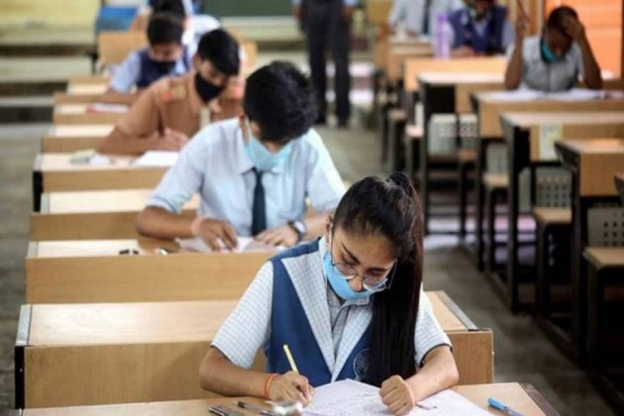 CBSE Class 12 Exam 2021: সিবিএসই দ্বাদশের পরীক্ষা বাতিল নয়, কোভিড বিধি মেনে জুলাইতে পরীক্ষা?