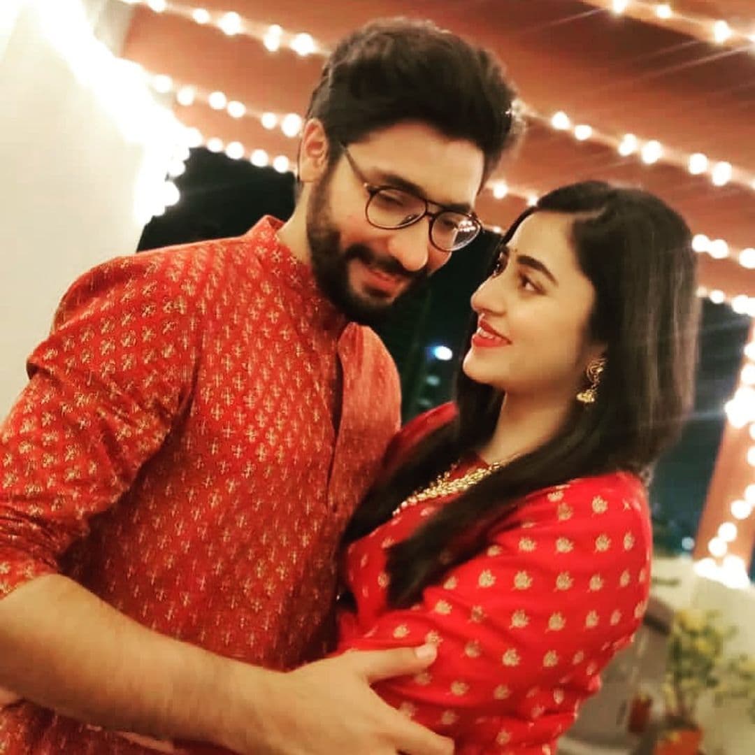 *প্রিয়জনকে হারানোর ব্যথায় কাতর গৌরবও। রবিবার গৌরব জানান, শনিবার সকালে দিদা করোনায় আক্রান্ত হয়ে প্রয়াত হয়েছেন। নয়া দিল্লিতে থাকতেন তিনি। ছবিঃ ইনস্টাগ্রাম। *প্রিয়জনকে হারানোর ব্যথায় কাতর গৌরবও। রবিবার গৌরব জানান, শনিবার সকালে দিদা করোনায় আক্রান্ত হয়ে প্রয়াত হয়েছেন। নয়া দিল্লিতে থাকতেন তিনি। ছবিঃ ইনস্টাগ্রাম।