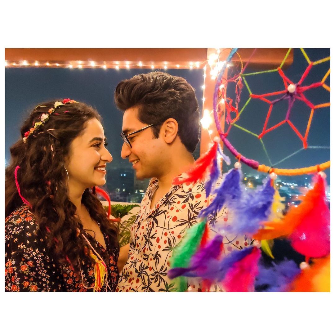 *পোস্টের শেষে অনুরাগীদের উদ্দেশ্য় করে গৌরব লিখলেন ‘এই পোস্টটা করছি কারণ, আমি বার্তা দিতে চাই আপনারা একা নন। কঠিন এই পরিস্থিতিতে আমরা সবাই একসঙ্গে আছি’। ছবিঃ ইনস্টাগ্রাম। *পোস্টের শেষে অনুরাগীদের উদ্দেশ্য় করে গৌরব লিখলেন ‘এই পোস্টটা করছি কারণ, আমি বার্তা দিতে চাই আপনারা একা নন। কঠিন এই পরিস্থিতিতে আমরা সবাই একসঙ্গে আছি’। ছবিঃ ইনস্টাগ্রাম।