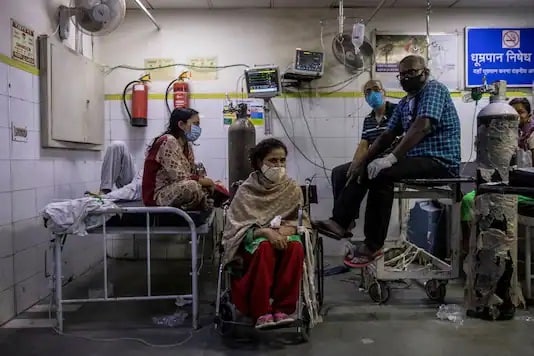 • সেই মামলার রায়ে কেন্দ্রকে আগেও একাধিকবার কড়া ভাষায় সমালোচনা করেছে শীর্ষ আদালত । দিল্লিতে অক্সিজেনের জোগান পর্যাপ্ত রাখার জন্য নির্দেশ জারি করা হয়েছিল । ফের কেন্দ্রকে কড়া বার্তা দিল সুপ্রিম কোর্ট । • সেই মামলার রায়ে কেন্দ্রকে আগেও একাধিকবার কড়া ভাষায় সমালোচনা করেছে শীর্ষ আদালত । দিল্লিতে অক্সিজেনের জোগান পর্যাপ্ত রাখার জন্য নির্দেশ জারি করা হয়েছিল । ফের কেন্দ্রকে কড়া বার্তা দিল সুপ্রিম কোর্ট ।