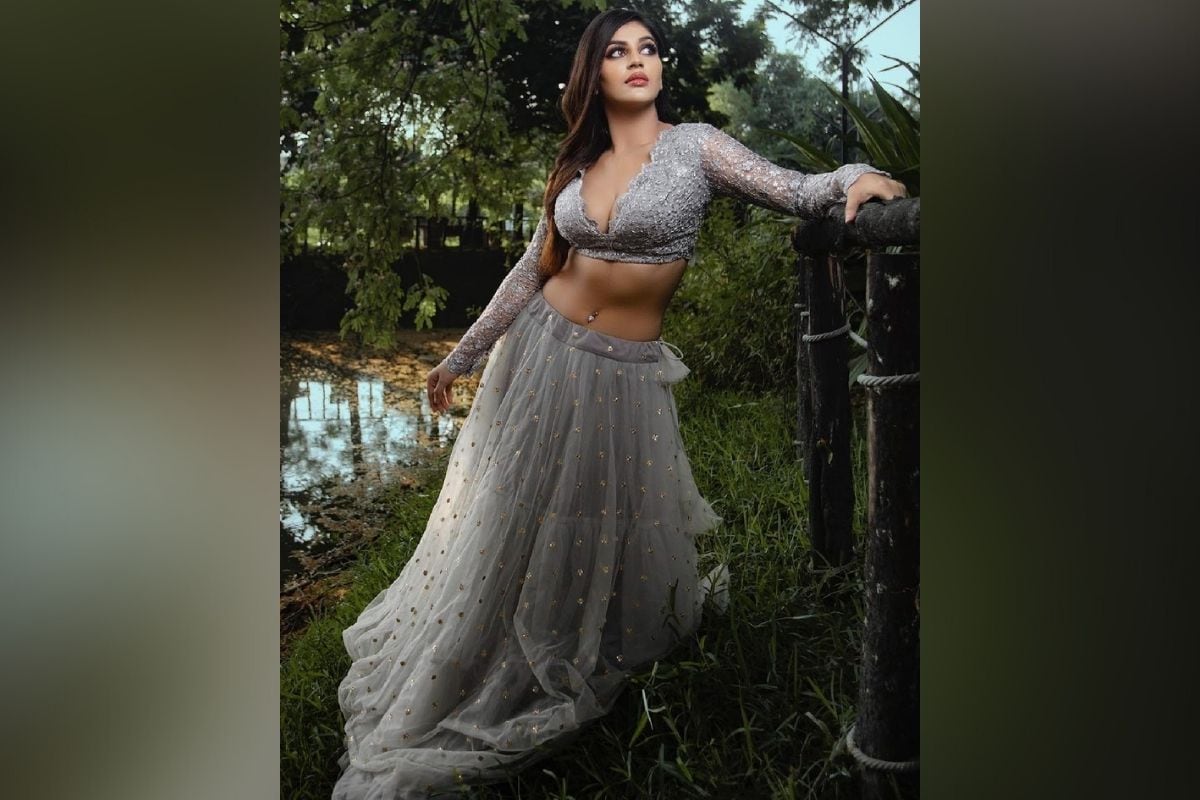বিগ বস তামিল থেকেই চর্চায় এসেছিলেন য়াশিকা ৷ তিনি ইনস্টাগ্রামে অত্যন্ত সক্রিয় ৷ সেক্সি ফটো পোস্ট করেন প্রায় সব সময়েই ৷ ছবি সৌজন্যে ইনস্টাগ্রাম ৷ বিগ বস তামিল থেকেই চর্চায় এসেছিলেন য়াশিকা ৷ তিনি ইনস্টাগ্রামে অত্যন্ত সক্রিয় ৷ সেক্সি ফটো পোস্ট করেন প্রায় সব সময়েই ৷ ছবি সৌজন্যে ইনস্টাগ্রাম ৷