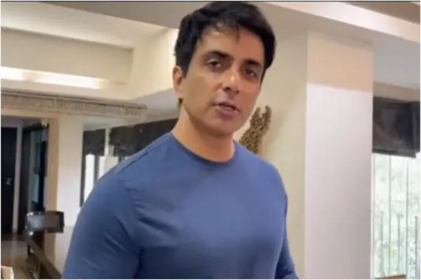 সোনু সুদ (Sonu Sood): নতুন করে কিছু বলারই নেই গত একবছর ধরে টানা করোনা আক্রান্ত মানুষ থেকে শুরু করে পরিযায়ী শ্রমিক এমনকী বিপদের সময়ে যাঁরাই অসুবিধায় পরেছেন তাঁরাই সোনু সুদের কাছে সাহায্য পেয়েছেন ৷ ছবি সৌজন্যে ইনস্টাগ্রাম ৷ 
