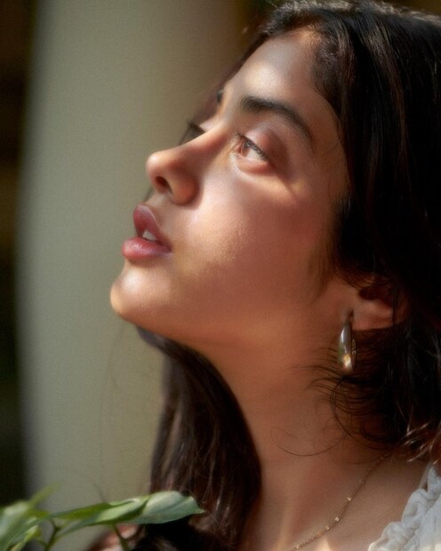  • সবাইকে ভ্যাকসিন নিতে অনুরোধও জানান তিনি।