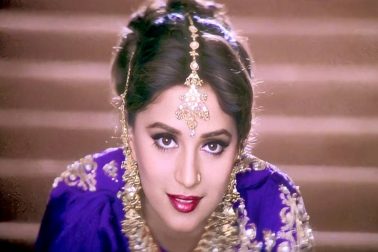 ৫৪-এ পা রাখলেন বলিউডের অত্যন্ত জনপ্রিয় অভিনেত্রী মাধুরী দীক্ষিত নেনে (Madhuri Dixit Nene)। তবে রূপের জৌলুস দেখে তা বোঝার উপায় নেই। এখনও তিনি যেন রূপে অনন্য। তাঁর নাচ মুগ্ধ করতে পারেনি এমন সিনেদর্শক মেলা খুবই মুশকিল। এমনকি তাঁর দ্বারা অনুপ্রাণিত হয়েছেন প্রায় একটা প্রজন্মের নায়িকারা। সাজন (Saajan), খল নায়ক (Khal Nayak), বেটা (Beta), পুকার (Pukar), মৃত্যুদন্ড-এর (Mrityudand) মতো ছবি বলিউডে তাঁর আভাকে বজায় রেখেছে।আসুন জেনে নেওয়া যাক, জাদুকরী ওই সুন্দরীর অভিনেত্রী সম্পর্কে কিছু স্বল্প জ্ঞাত তথ্য: ৫৪-এ পা রাখলেন বলিউডের অত্যন্ত জনপ্রিয় অভিনেত্রী মাধুরী দীক্ষিত নেনে (Madhuri Dixit Nene)। তবে রূপের জৌলুস দেখে তা বোঝার উপায় নেই। এখনও তিনি যেন রূপে অনন্য। তাঁর নাচ মুগ্ধ করতে পারেনি এমন সিনেদর্শক মেলা খুবই মুশকিল। এমনকি তাঁর দ্বারা অনুপ্রাণিত হয়েছেন প্রায় একটা প্রজন্মের নায়িকারা। সাজন (Saajan), খল নায়ক (Khal Nayak), বেটা (Beta), পুকার (Pukar), মৃত্যুদন্ড-এর (Mrityudand) মতো ছবি বলিউডে তাঁর আভাকে বজায় রেখেছে।আসুন জেনে নেওয়া যাক, জাদুকরী ওই সুন্দরীর অভিনেত্রী সম্পর্কে কিছু স্বল্প জ্ঞাত তথ্য: