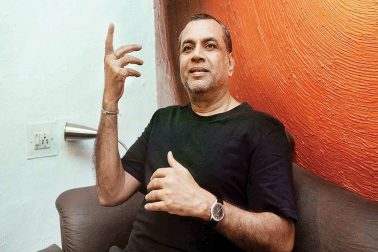 হাঙ্গামা ছবিতে পরেশের মুখে হিট হয়েছিল, 'রাম রাম! ইয়ে পত্নী হ্যায় কি পনৌতি হ্যায়'। মেরে বাপ পহেলে আপ ছবিতে পরেশের সেরা ডায়ালগ, 'মুরগি চুরাই কসাই সে... অওর খবর ফয়লাই ডকার সে।' হাঙ্গামা ছবিতে পরেশের মুখে হিট হয়েছিল, 'রাম রাম! ইয়ে পত্নী হ্যায় কি পনৌতি হ্যায়'। মেরে বাপ পহেলে আপ ছবিতে পরেশের সেরা ডায়ালগ, 'মুরগি চুরাই কসাই সে... অওর খবর ফয়লাই ডকার সে।'