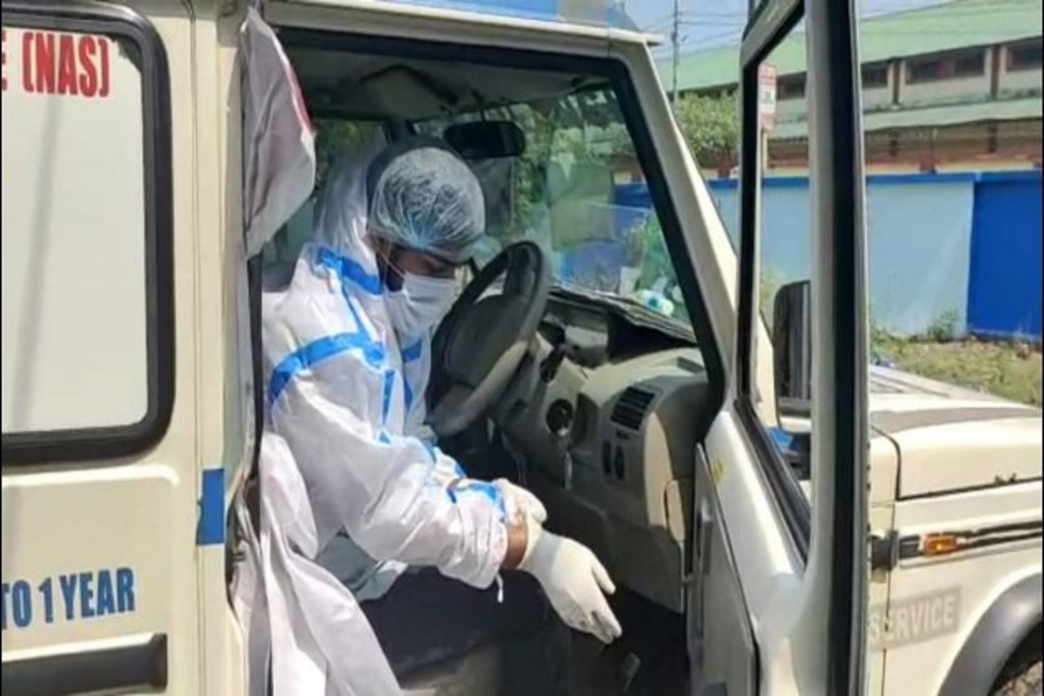 প্রথম সারির করোনা যোদ্ধা, আজও পাননি ভ্যাকসিন, ‘এই’ কোভিড হাসপাতালের অ্যাম্বুলেন্স চালকরা