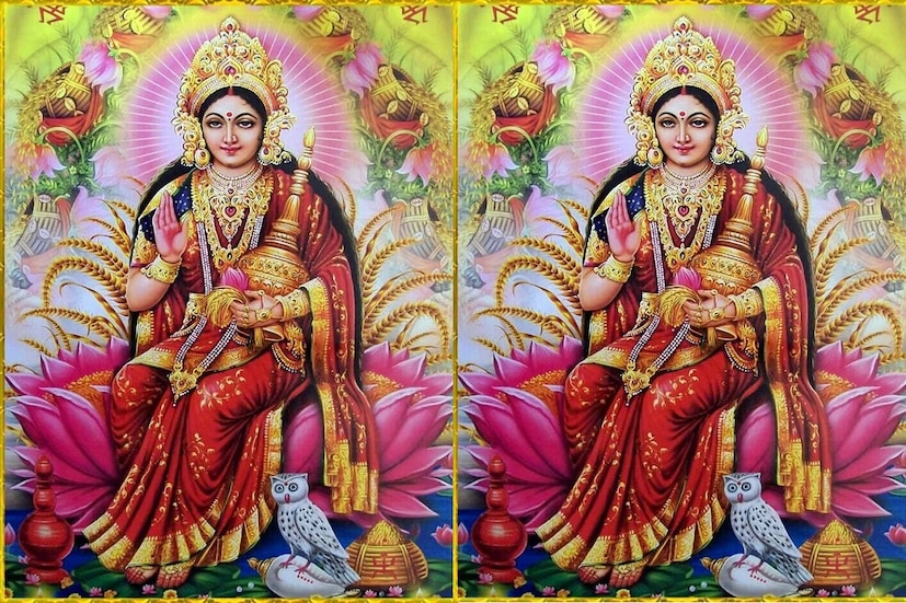 সন্ধেবেলা অত্যন্ত গুরুত্বপূর্ণ হল মা লক্ষ্মীর পাঁচালি পাঠ ৷ লক্ষ্মীবার বা যে কোনও পূর্ণিমায় মা লক্ষ্মীর পাঁচালি পড়লে মনের সমস্ত বাসনা পূরণ হয় ৷